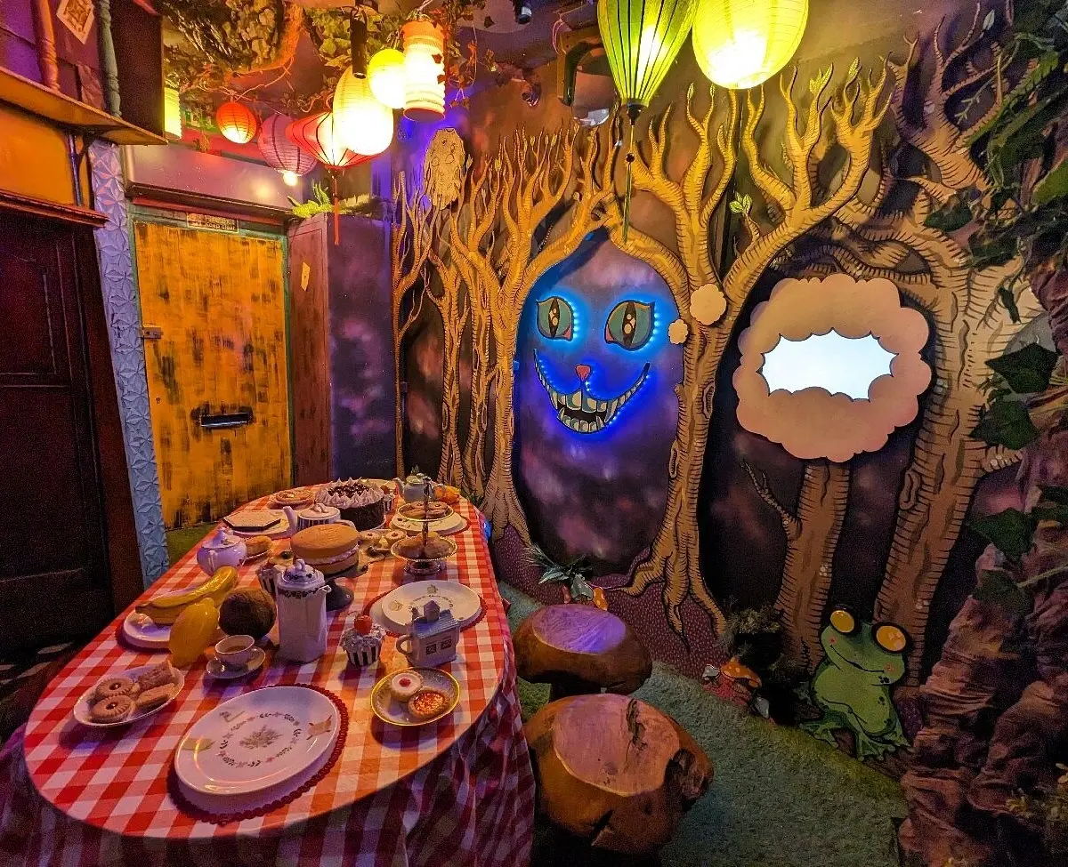 Alice in Wonderland themed escape room, an immersive Thing to Do in Brighton