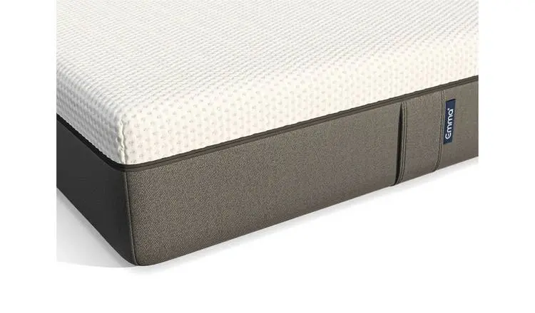 Close-up on the corner edge of an Emma Original mattress